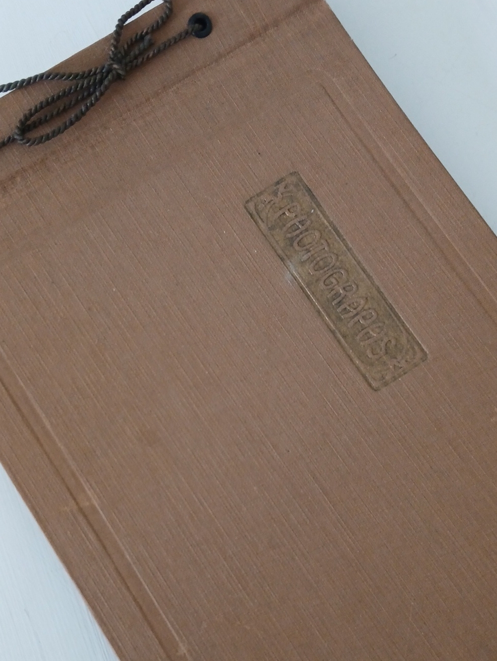 Vintage Photograph Album Tan Linen Textured Hard Cover 11x7.25" Unused Pages